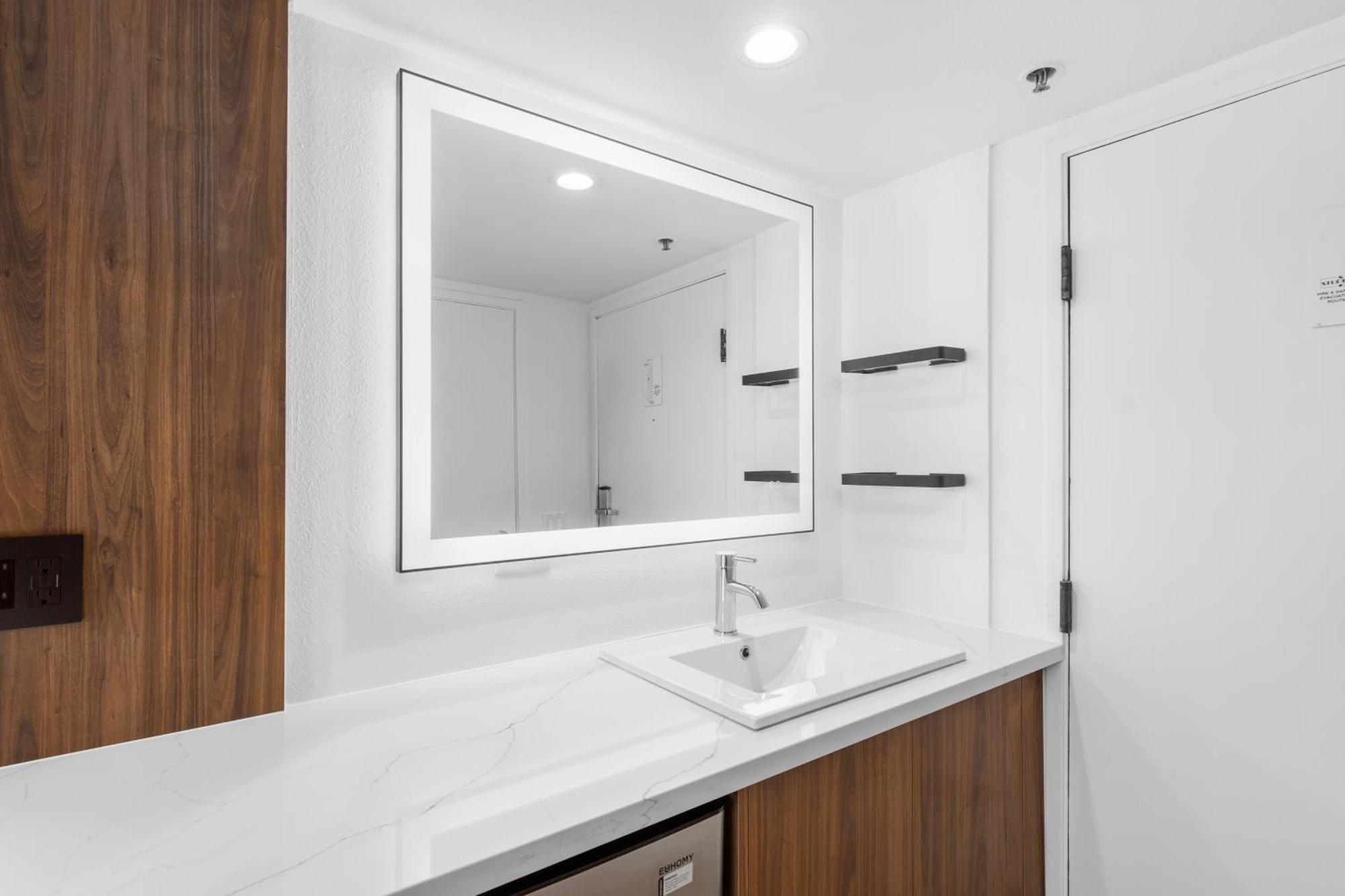 Apart-hotel Uptown - Limited Service